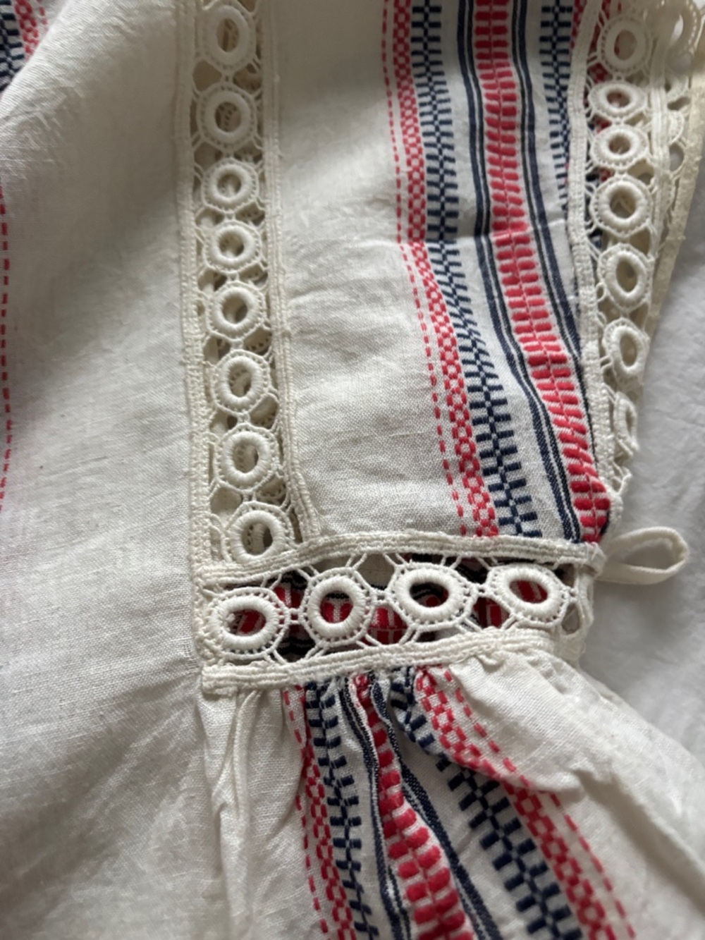 Tularosa Cream Striped Crochet Trim Blouse Top Side Tie Trendy Designer Sz S - Picture 8 of 12